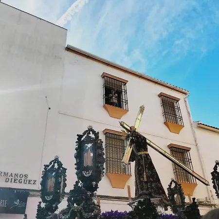 Amplio Familiar Con Parking Privado En Pleno Centro De * Córdoba