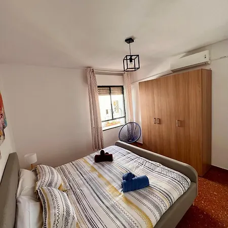 Amplio Familiar Con Parking Privado En Pleno Centro De Apartamento *