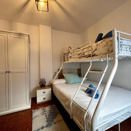 Amplio Familiar Con Parking Privado En Pleno Centro De Apartamento *