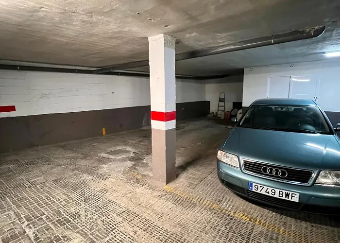 Amplio Familiar Con Parking Privado En Pleno Centro De דירה קורדובה