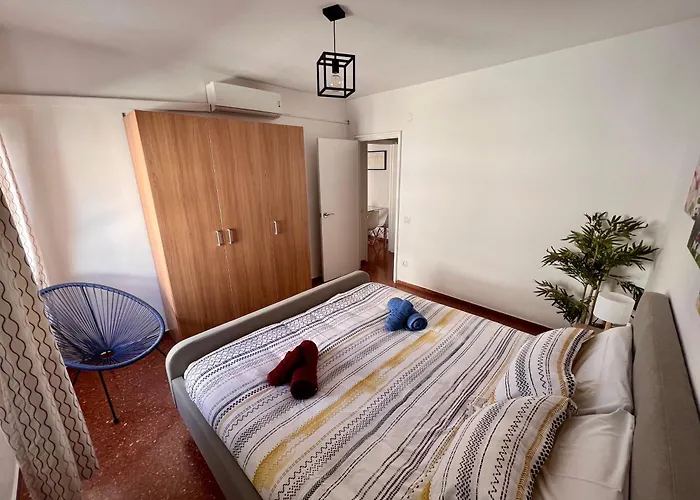 Amplio Familiar Con Parking Privado En Pleno Centro De *