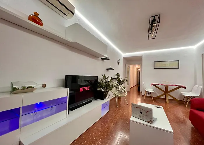 Amplio Familiar Con Parking Privado En Pleno Centro De *