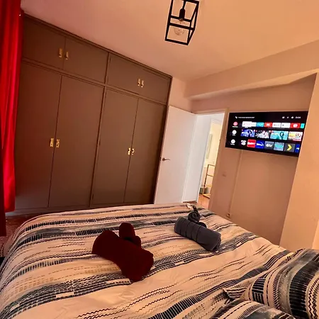 Apartamento Amplio Familiar Con Parking Privado En Pleno Centro De Córdoba