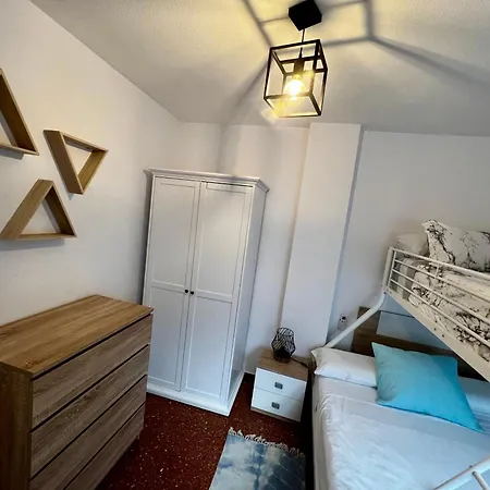 Amplio Familiar Con Parking Privado En Pleno Centro De Apartamento *