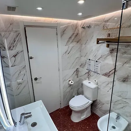 Amplio Familiar Con Parking Privado En Pleno Centro De * Córdoba