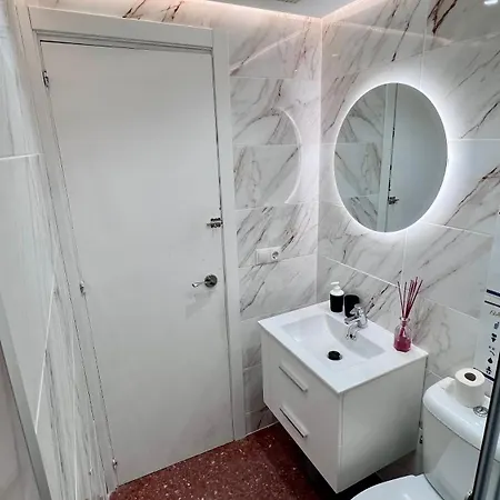 Amplio Familiar Con Parking Privado En Pleno Centro De *